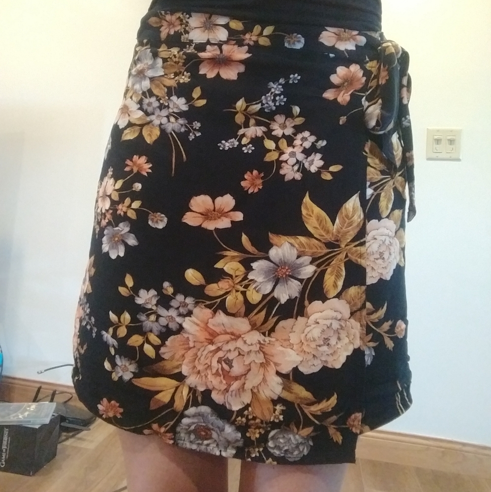 American Eagle floral wrap skirt